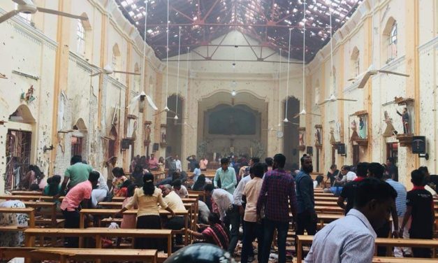 Összehangolt merényletsorozat Srí Lankán – ötven halott, háromszáz sebesült (Frissítve)