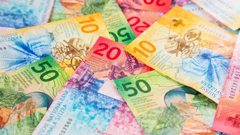 Elfogadták a svájci frank hitellel kapcsolatos lex specialist