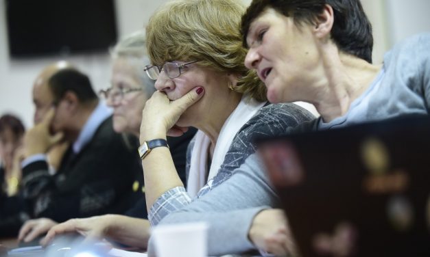 Évente kettőtől hat hónappal növelik a nők nyugdíjkorhatárát