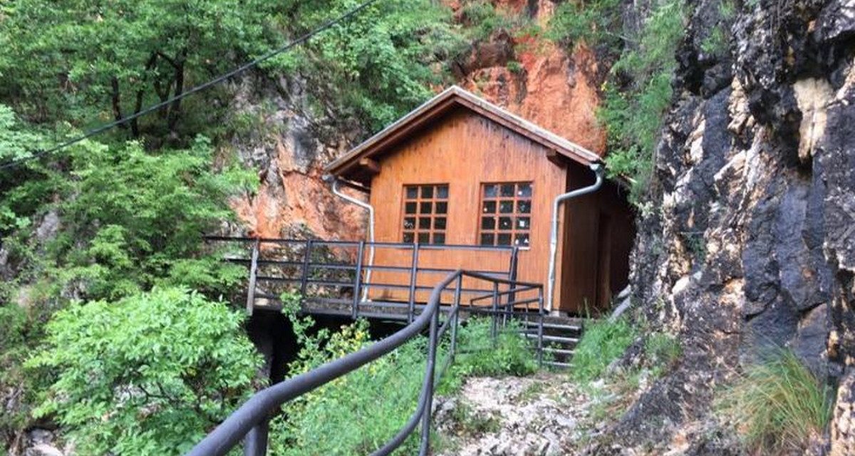 Bezárták Tito drvari barlangját – nincs pénz a karbantartásra