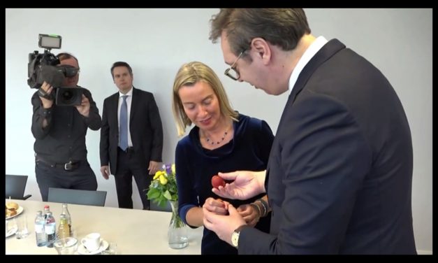 Vučić Berlinben: Folytatjuk a párbeszédet, ha Pristina visszavonja a vámot