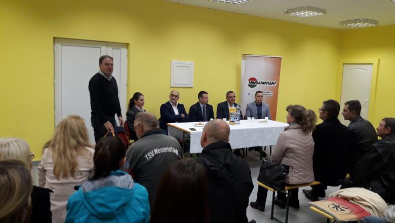 Homokszem került a VMSZ-kampányszövegébe, de a Pannon RTV-ben valaki igyekezett azt eltüntetni