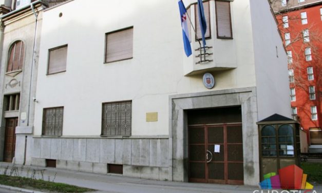 <span class="entry-title-primary">Százezernél is több szerb állampolgár szavazhat az EP választáson</span> <span class="entry-subtitle">Horvátország belgrádi nagykövetségén két órát kell sorban állni</span>