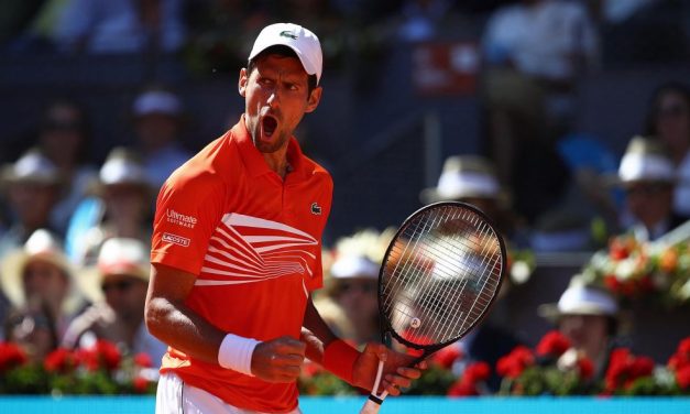 Fél nap alatt két mérkőzést nyert meg Đoković