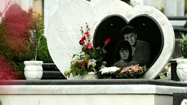 <span class="entry-title-primary">Huszonhat éve ölték meg a szarajevói Romeót és Júliát</span> <span class="entry-subtitle">Admira Ismić és Boško Brkić szerette volna elhagyni a bekerített várost</span>