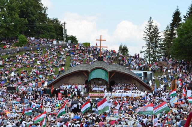 Csíksomlyó: Magyarul és románul is elhangzik Ferenc pápa beszédének fordítása