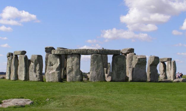 Hatvan év után került a helyére a Stonehenge egy eltűnt darabja