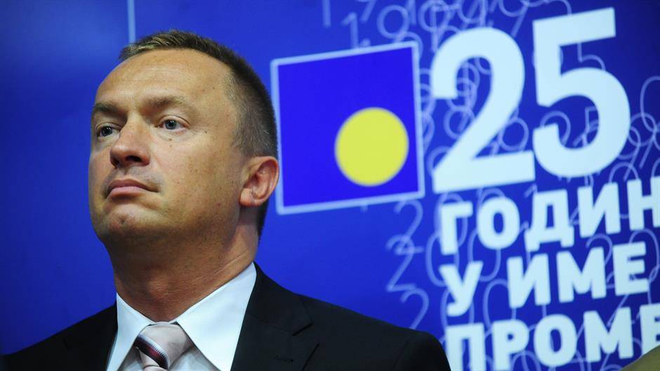 A Szerb Haladó Pártnak százezer dinárt kell fizetnie Bojan Pajtićnak