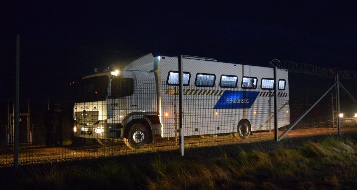 Magyarország az éj leple alatt Szerbiába toloncolt egy hattagú afgán családot