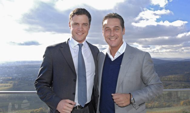Strache: Úgy viselkedtem, mint egy tinédzser