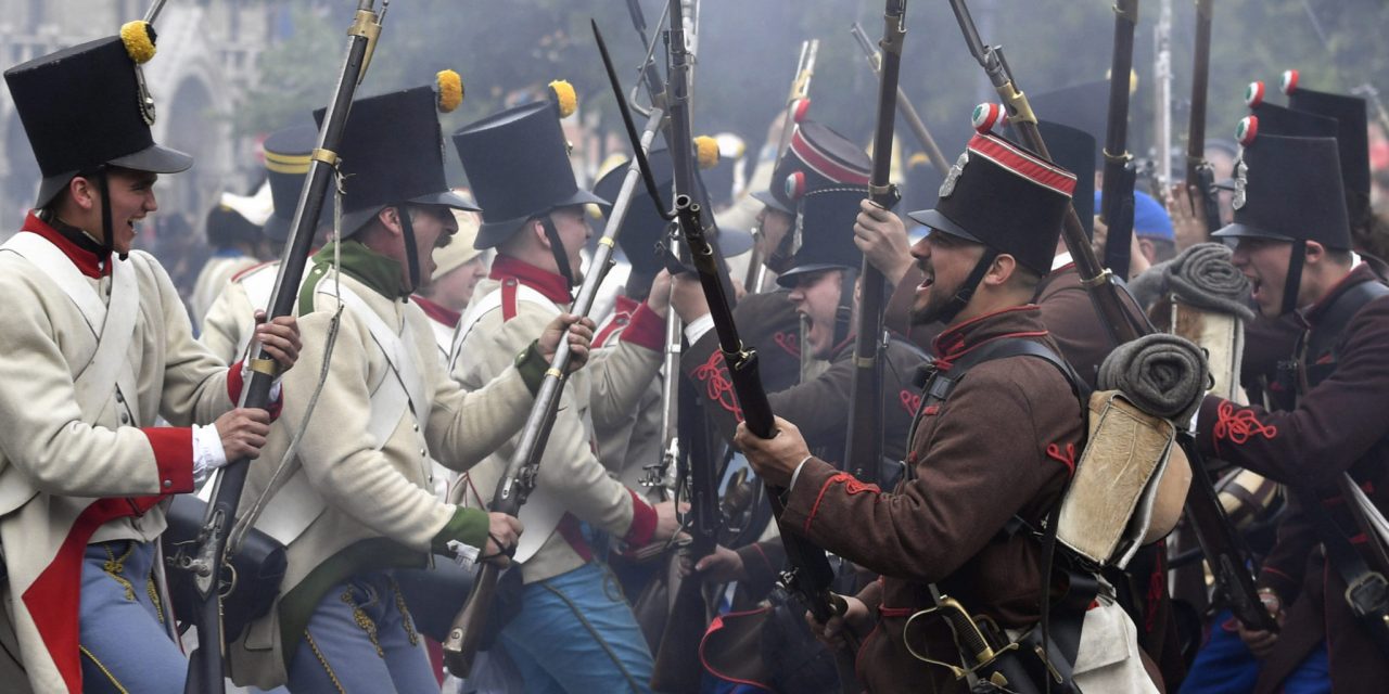 <span class="entry-title-primary">Ostromjelenetek a budapesti Kapisztrán téren</span> <span class="entry-subtitle">A magyar katonáknak 1849. május 21-én, a szabadságharc tavaszi hadjáratának végén visszavették a budai Várat, ennek emlékére 1992 óta május 21. a honvédelem napja Magyarországon (JÁTÉK!)</span>