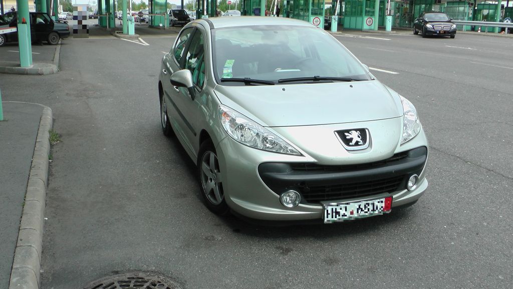 Körözött Peugeot Röszkén