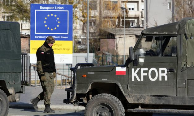 KFOR: Szóltunk a szerbeknek az akcióról – Vučić: Nem igaz, nem szóltak