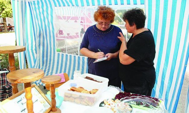 <span class="entry-title-primary">Varázsfazékban jóízűeket főzni</span> <span class="entry-subtitle">Beszélgetés Bozsoki Burány Mártával, aki a továbbiakban a Családi Kör Konyha rovatát írja és szerkeszti</span>