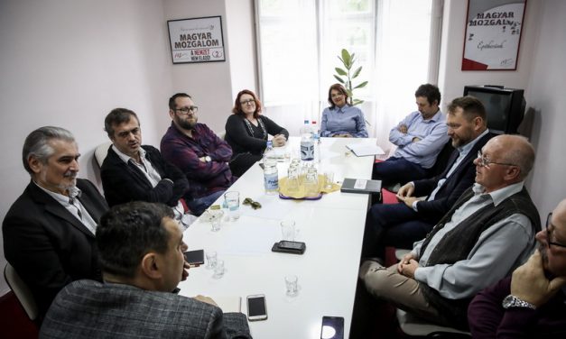 „Széleskörű összefogással dönthető meg a Szerb Haladó Párt egyeduralmi hatalma”