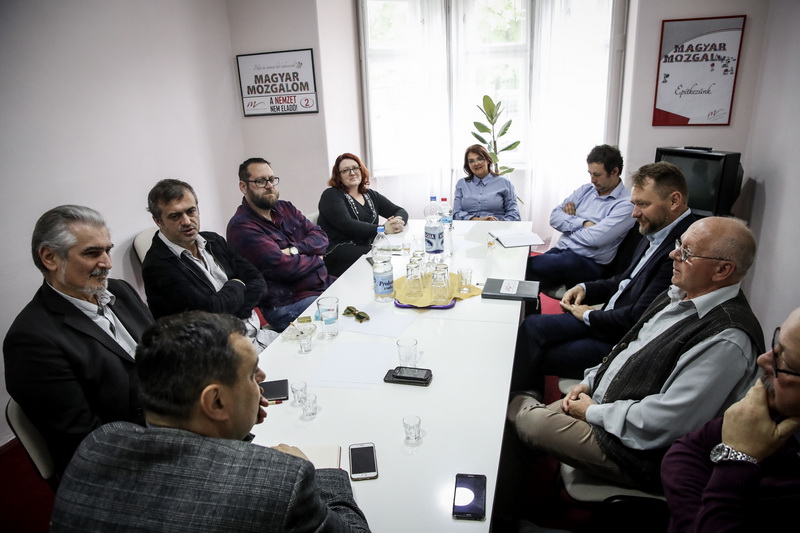 „Széleskörű összefogással dönthető meg a Szerb Haladó Párt egyeduralmi hatalma”