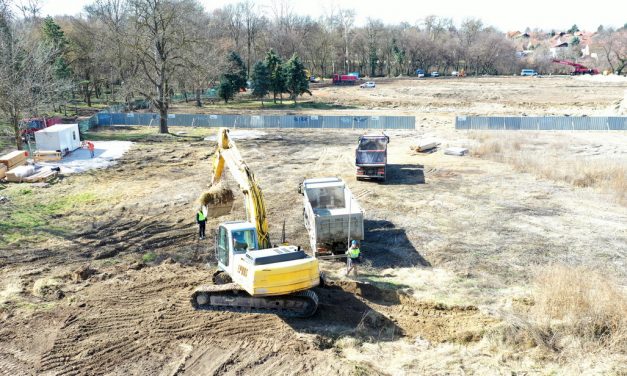 Topolyai fürdőkomplexum: Felfüggesztették a munkálatokat, a talaj nem alkalmas a folytatásra