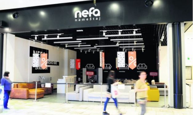 A becsapott és dühös vevők vittek mindent, ami mozdítható volt a bútorüzlet székhelyén