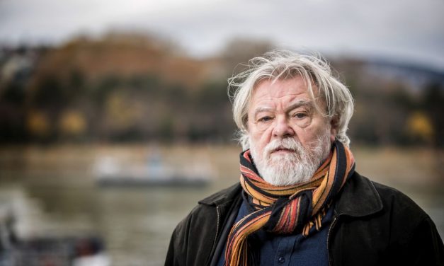 <span class="entry-title-primary">A „zseniális dilettáns” nyelvezetű költő</span> <span class="entry-subtitle">Parti Nagy Lajos volt a Magyar Tanszék vendége</span>