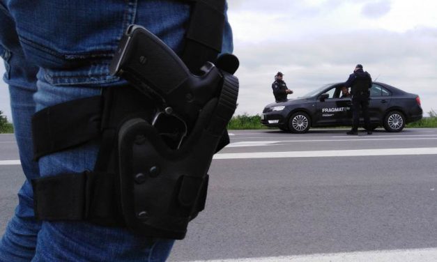 Gépfegyveres rendőrök zárták le az utat Újvidék és Nagybecskerek között