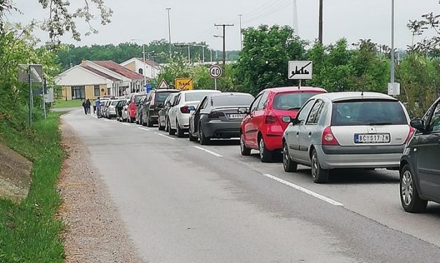 Határhelyzet: Megint akadozik a határátkelés, a szakemberek dolgoznak a hiba kijavításán