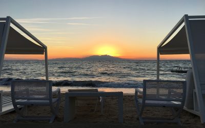 Egy napernyő és két nyugágy – kétszáz euró lesz napjára