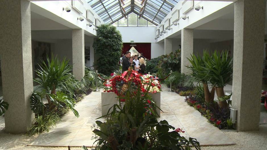 <span class="entry-title-primary">Az összes utódállamból érkeztek látogatók a Virágházba</span> <span class="entry-subtitle">Tito halálának harminckilencedik évfordulóján emlékeztek Jugoszlávia egykori elnökére</span>