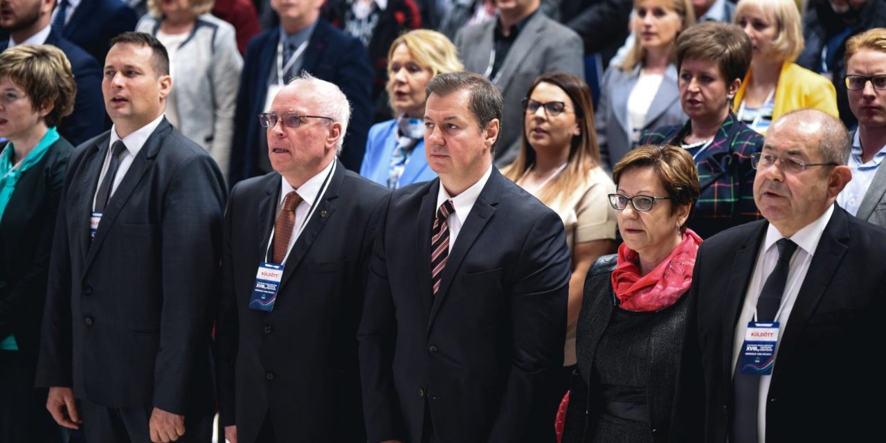 Egy politikai metamorfózis rövid története