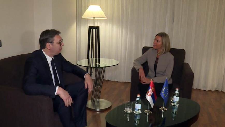 Vučić: Nem szokásom nyafogni, de aggaszt az, ami Pristina és Tirana között történik