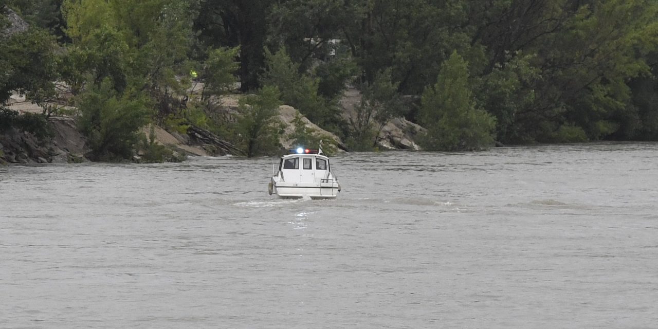 Olyan alacsony a Duna vízállása, hogy újra előbukkant az Ínség-szikla