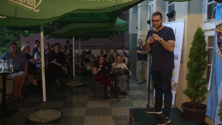 Stand up: A magyarkanizsai Újvári Zsombor dumája volt a legjobb