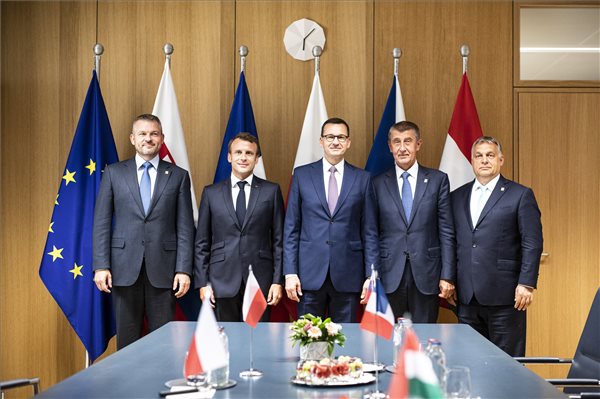 Rendkívüli uniós csúcstalálkozó Brüsszelben