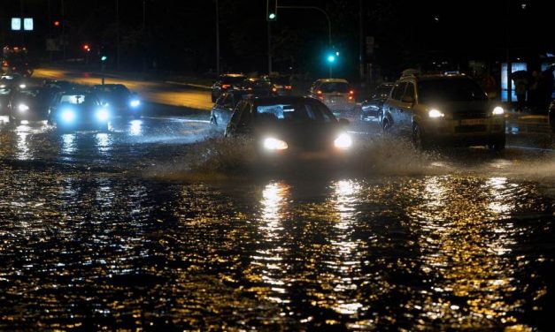 Káoszt okozott a zivatar Belgrádban (Fotók és Videók)