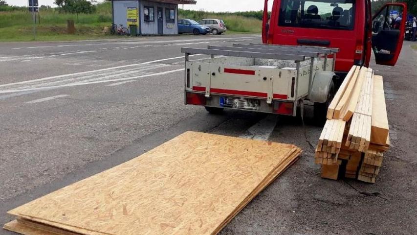 Bitcoinbányászatra alkalmas hardvereket foglaltak le Béregen