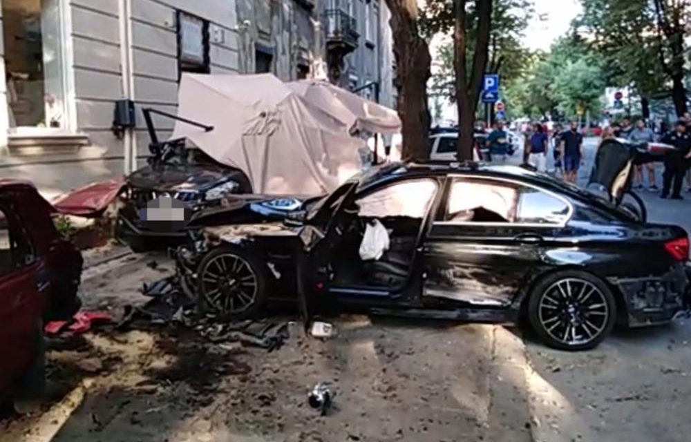 Belgrád: Balesetet okozott, pisztollyal fenyegetőzött, majd megszökött