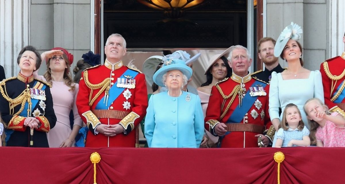 A Buckingham-palota „nagyon komolyan veszi” a Harry és Meghan által megfogalmazott problémákat