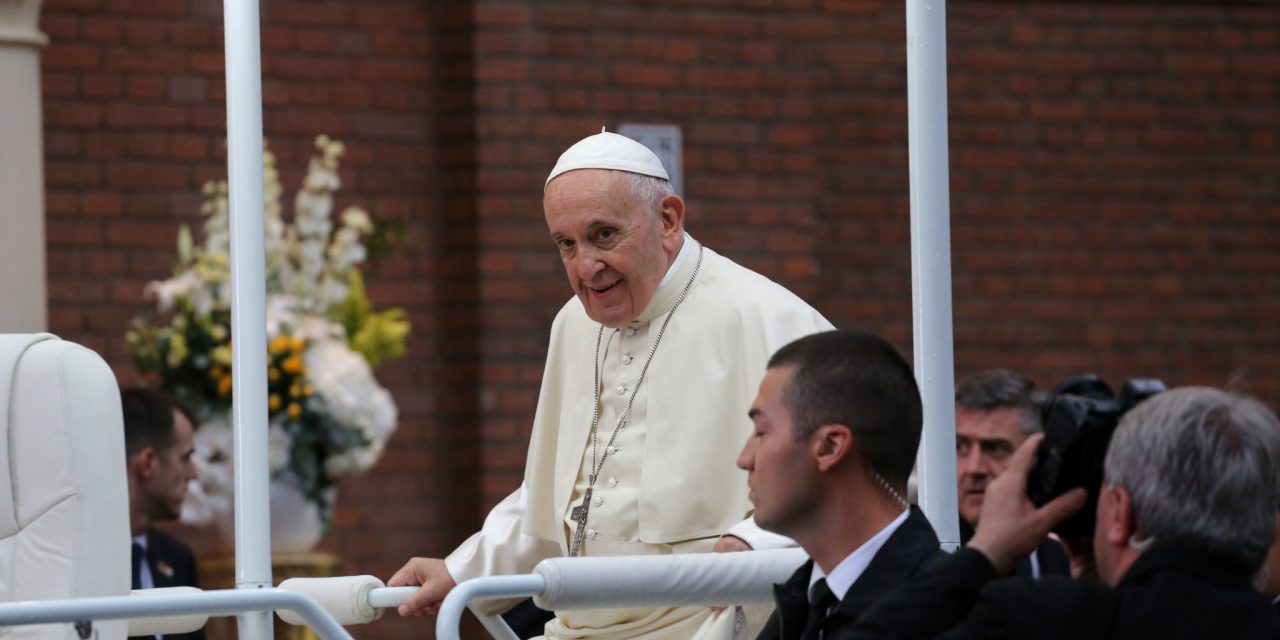 <span class="entry-title-primary">Nyitottság és öröm – ez a kulcs</span> <span class="entry-subtitle">Ferenc pápa: Amikor az emberek bizalmatlanul és magukba zárkózva élnek, akkor éppen a hitnek mondanak ellent</span>