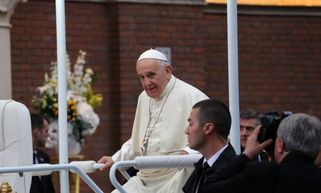 <span class="entry-title-primary">Nyitottság és öröm – ez a kulcs</span> <span class="entry-subtitle">Ferenc pápa: Amikor az emberek bizalmatlanul és magukba zárkózva élnek, akkor éppen a hitnek mondanak ellent</span>