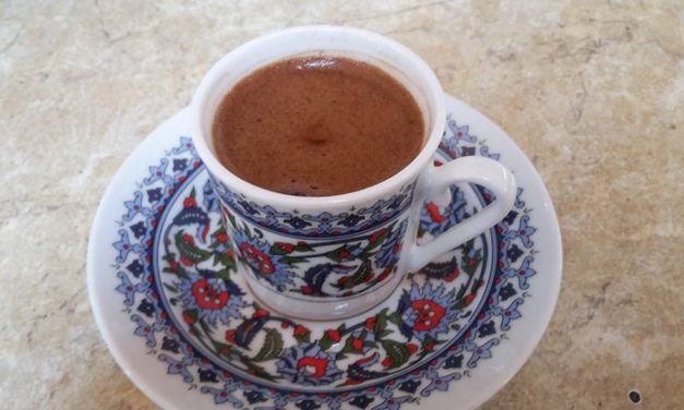 Kataklizmák tanulságai, porcelán kávéskészletek…