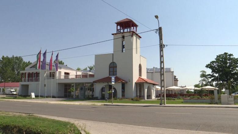 Átadták a Kolo Szerb Kulturális Központot Mórahalmon