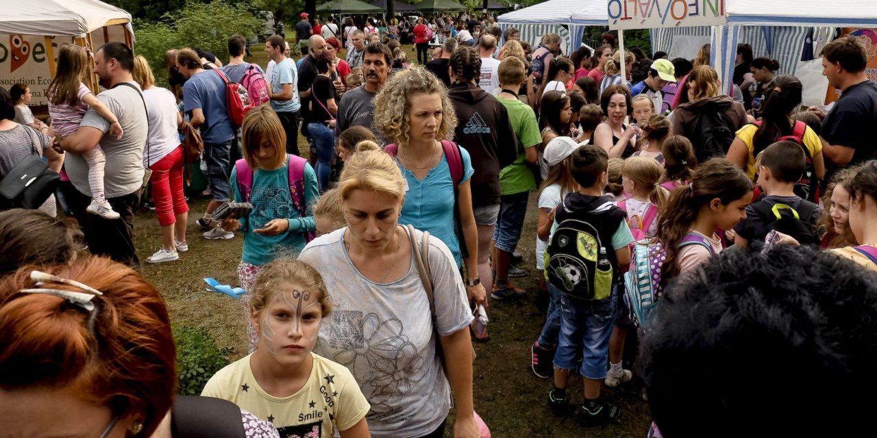 <span class="entry-title-primary">Tengernyi gyerekmosolyra számítanak</span> <span class="entry-subtitle">„Apa szokta mondani, hogy ennek a garasnak egy év alatt semmit sem veszít az értéke”</span>