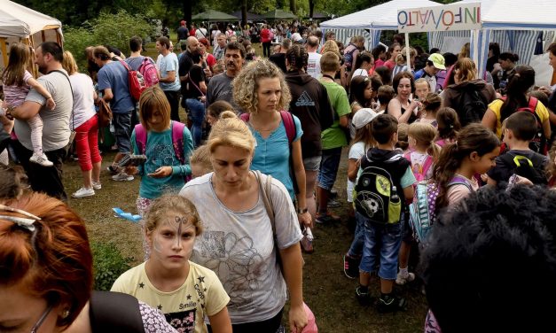 Tengernyi gyerekmosolyra számítanak