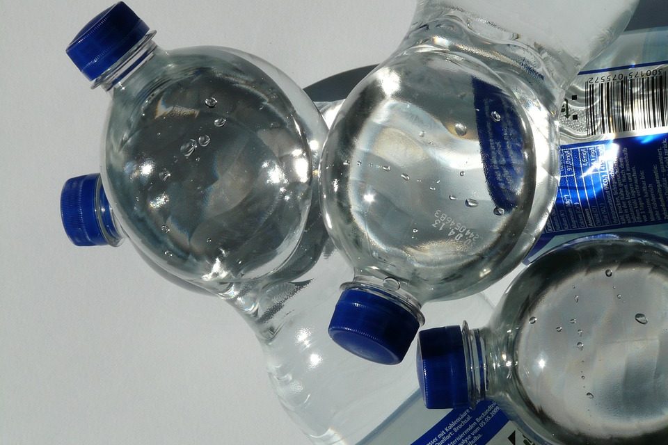 Diszkriminációval vádolja a román kormányfőt egy székelyföldi ásványvíz-palackozó