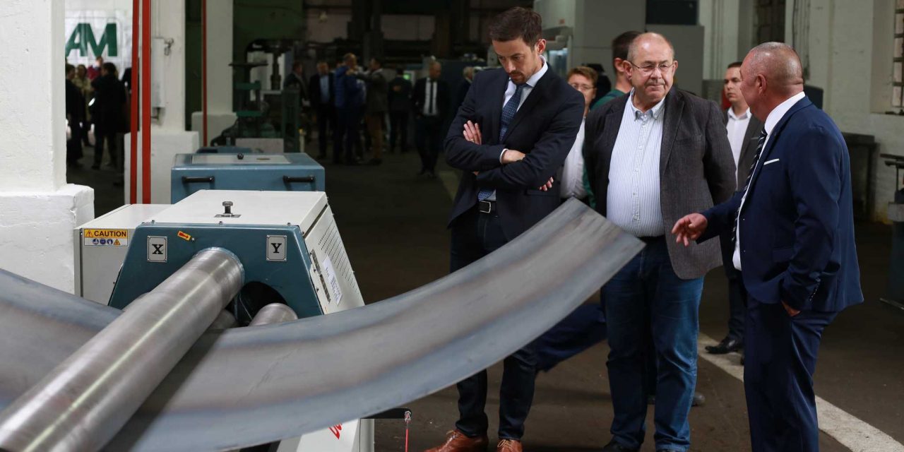 Otthon tiltja, Vajdaságban támogatja a magyar kormány: vállalkozás és otthon egy helyen, magyar közpénzből