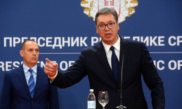 Vučić: Az Atyaisten sem tudja mire megy el a pénz az egészségügyben
