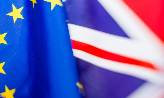 Nagy-Britanniában recessziót okozna a rendezetlen Brexit