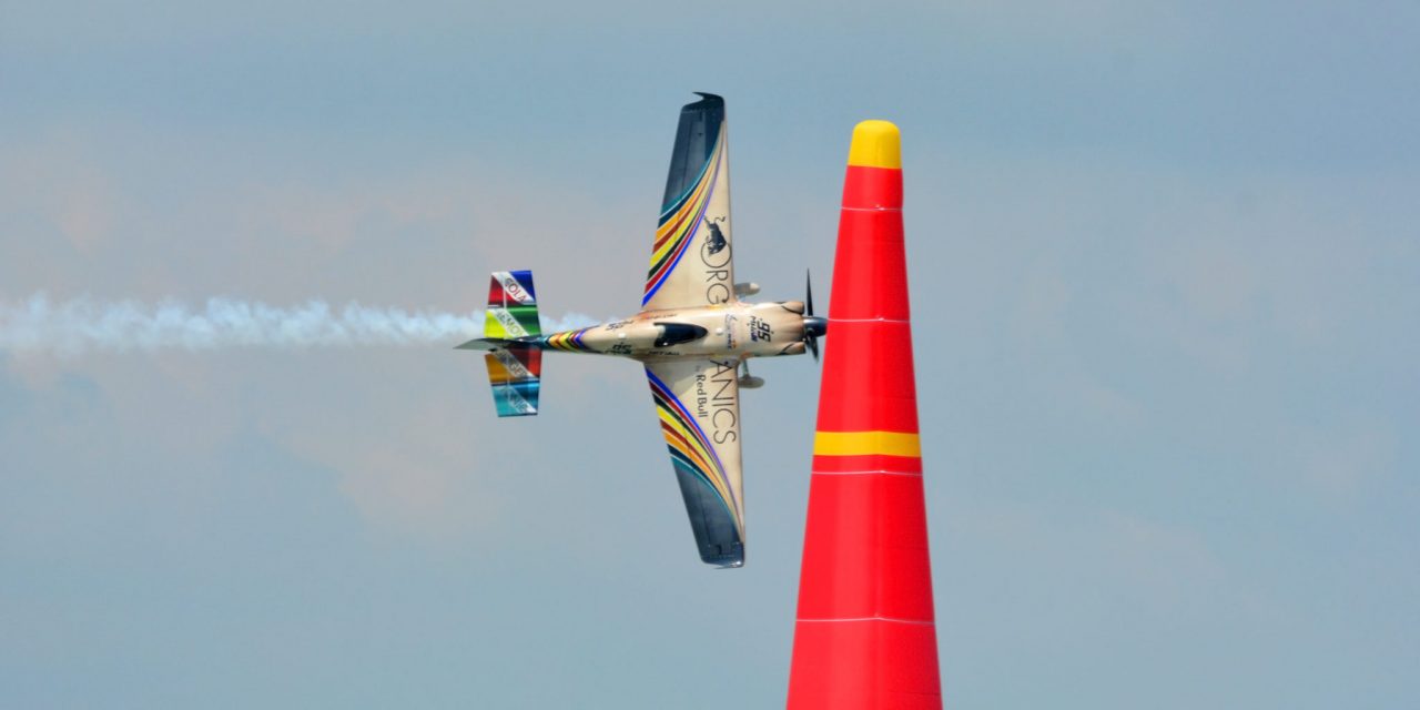 <span class="entry-title-primary">Top Gun pilóta nyerte a Red Bull Air Race magyar fordulóját</span> <span class="entry-subtitle">Nagyon szépen és nagyon izgalmasan búcsúzott a műrepülők világversenye</span>