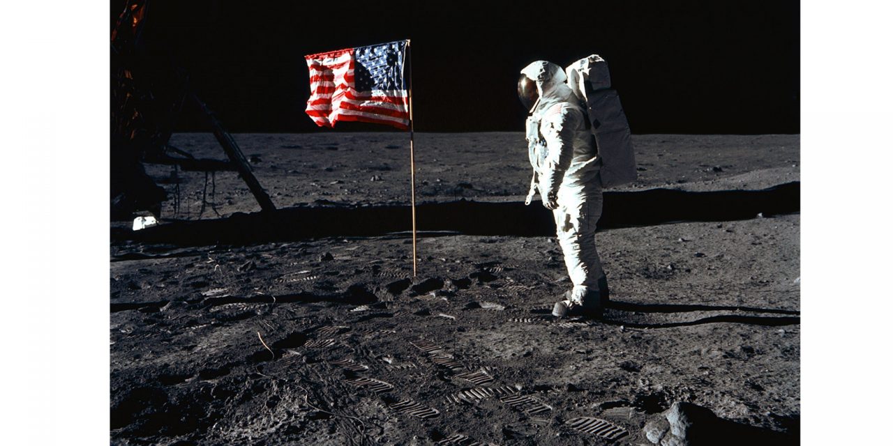 <span class="entry-title-primary">Ma a Hold körül forog a világ</span> <span class="entry-subtitle">Ötven éve szállt le a Sas</span>