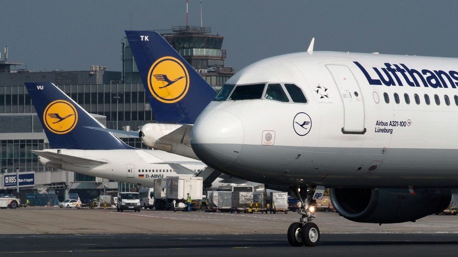 Járatokat töröl szerdán a Lufthansa Németországban