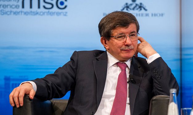 Erdogan elnök korábbi bizalmasa szerint mélyen megosztott a török kormánypárt